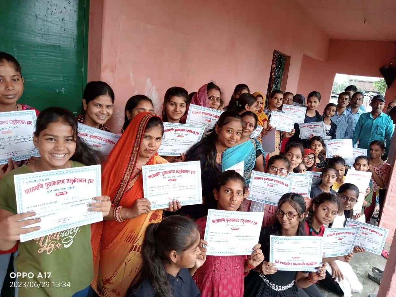 Mithila painting workshop participants gathered with their certificates in June 2023